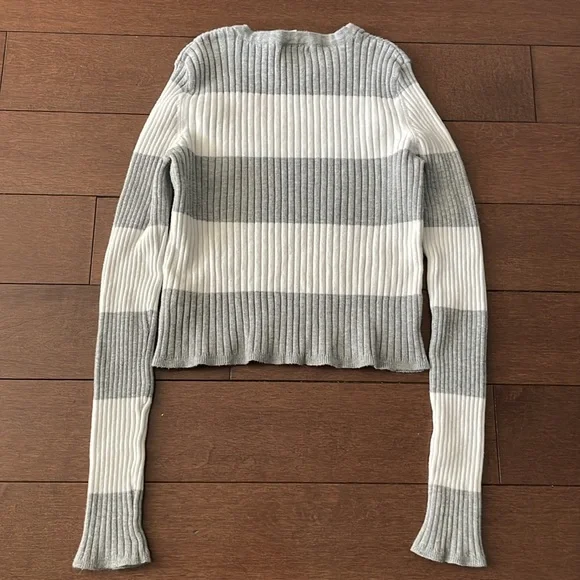Striped Ribbed Crop Top - Picture 4 of 6